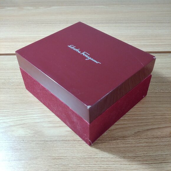 BOX ONLY - Salvatore Ferragamo Watch Jewelry Display - Picture 4 of 9